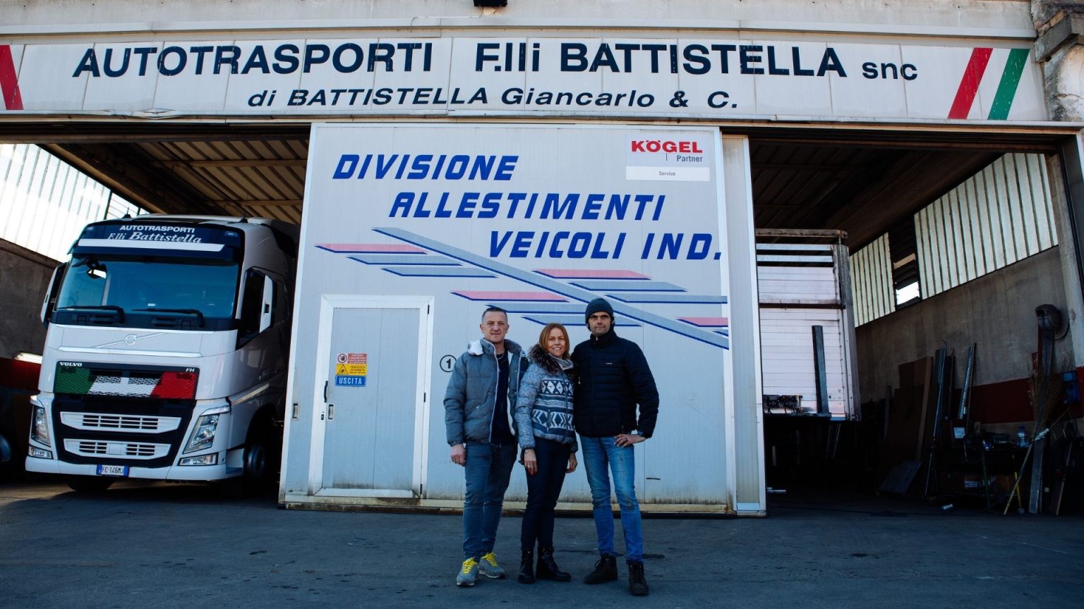 Autotrasporti Battistella Snc: un’azienda nata nel 1960 che nel corso degli anni si è specializzata nel trasporto di bobine di carta, cartone e imballaggi