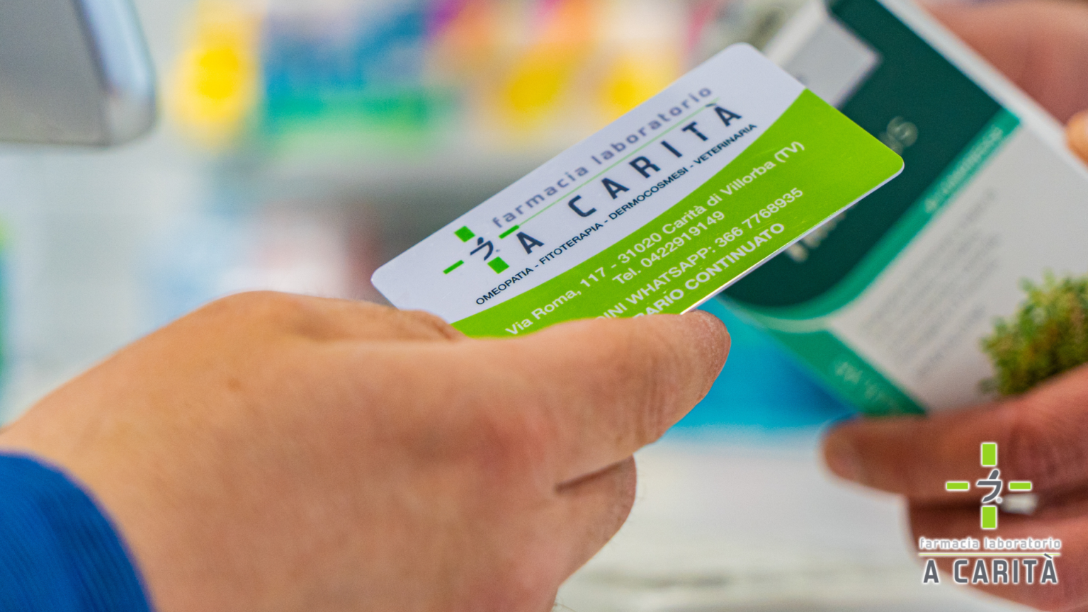 Farmacia A Carità: reparto di cosmetica, erboristeria, omeopatia, sanitaria e per sportivi