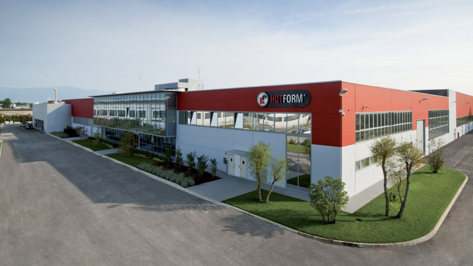 Hotform: azienda nel settore dello stampaggio di materiali termoplastici
