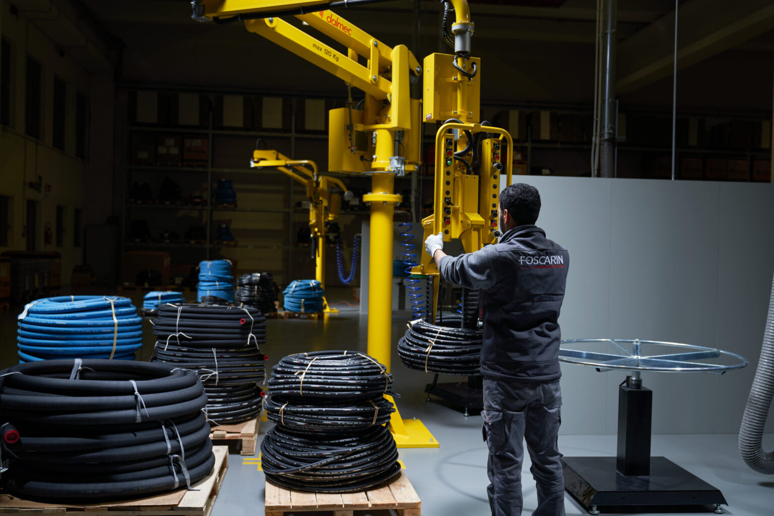 Foscarin Group: produzione e distribuzione di tubi e raccordi oleodinamici.